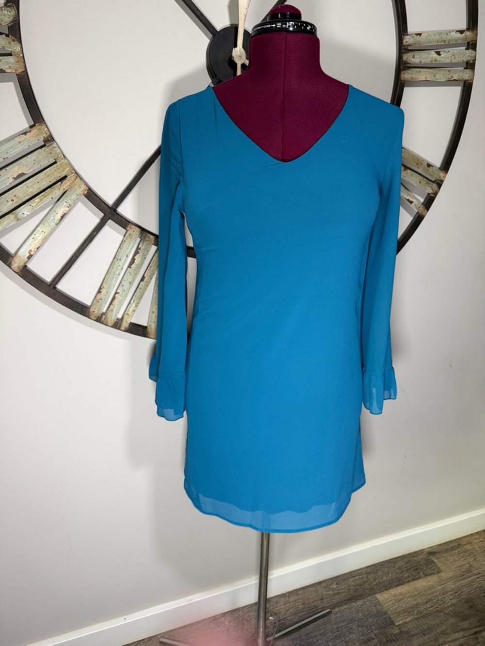 Peppermint V-Neck Chiffon Shift Dress in Teal Blue